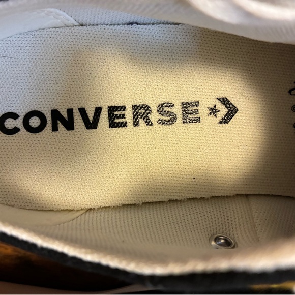 NWOT Converse Black Canvas Platform Low-Top Sneakers with  Embroidered Flowers - Picture 3 of 13